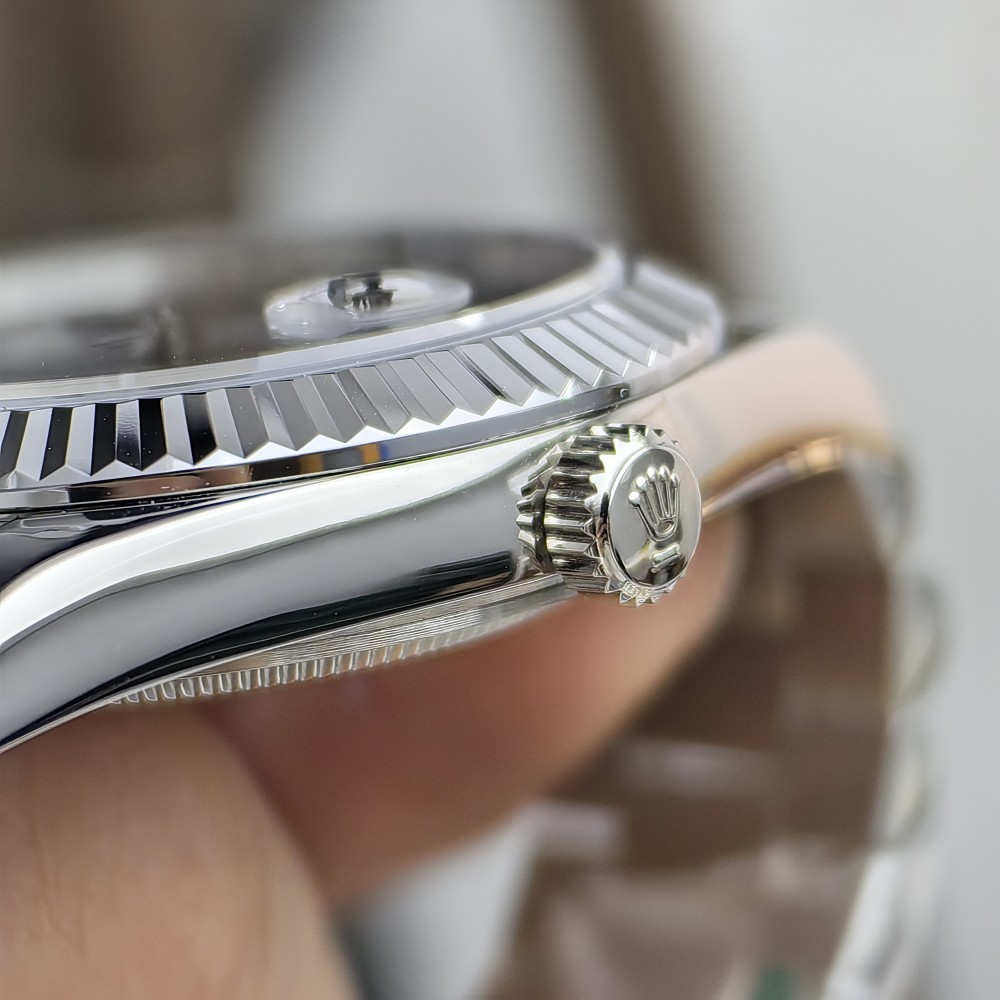 Rolex Day-Date 36 Green Roman Dial President Bracelet