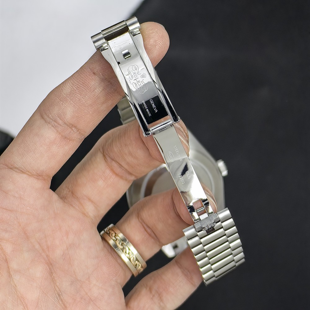 Rolex Day-Date 36 Green Roman Dial President Bracelet